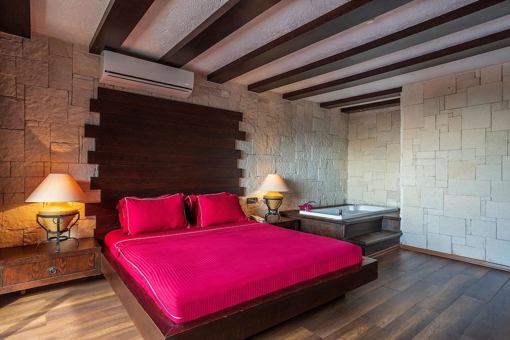 هتل ماناسپارک دلوکس